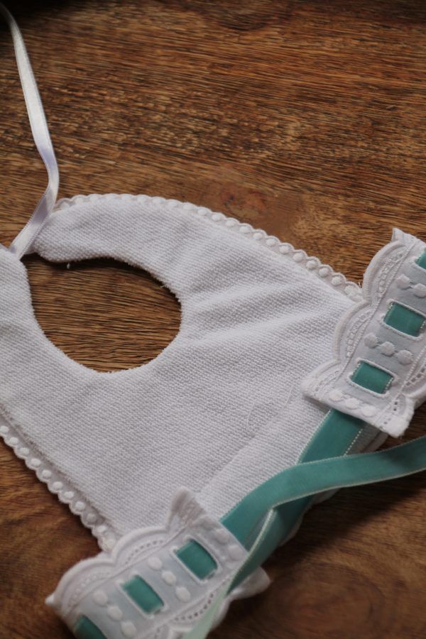 Babero piqué entredos Azul