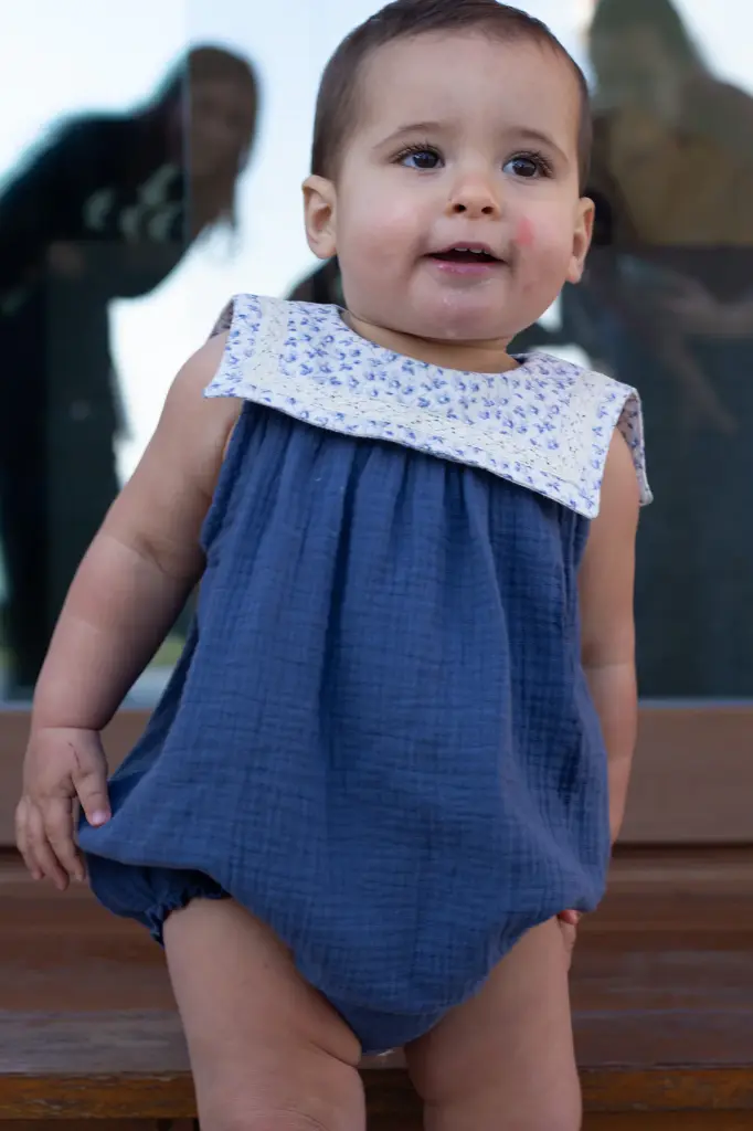 Pelele cuello cuadrado azul 