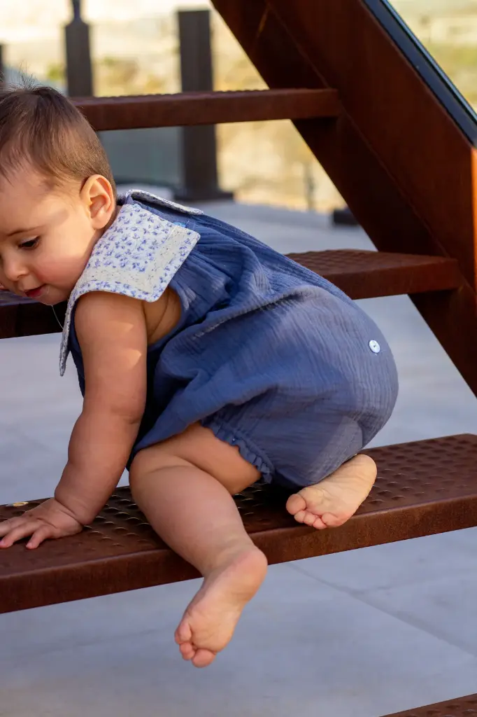 Pelele cuello cuadrado azul 