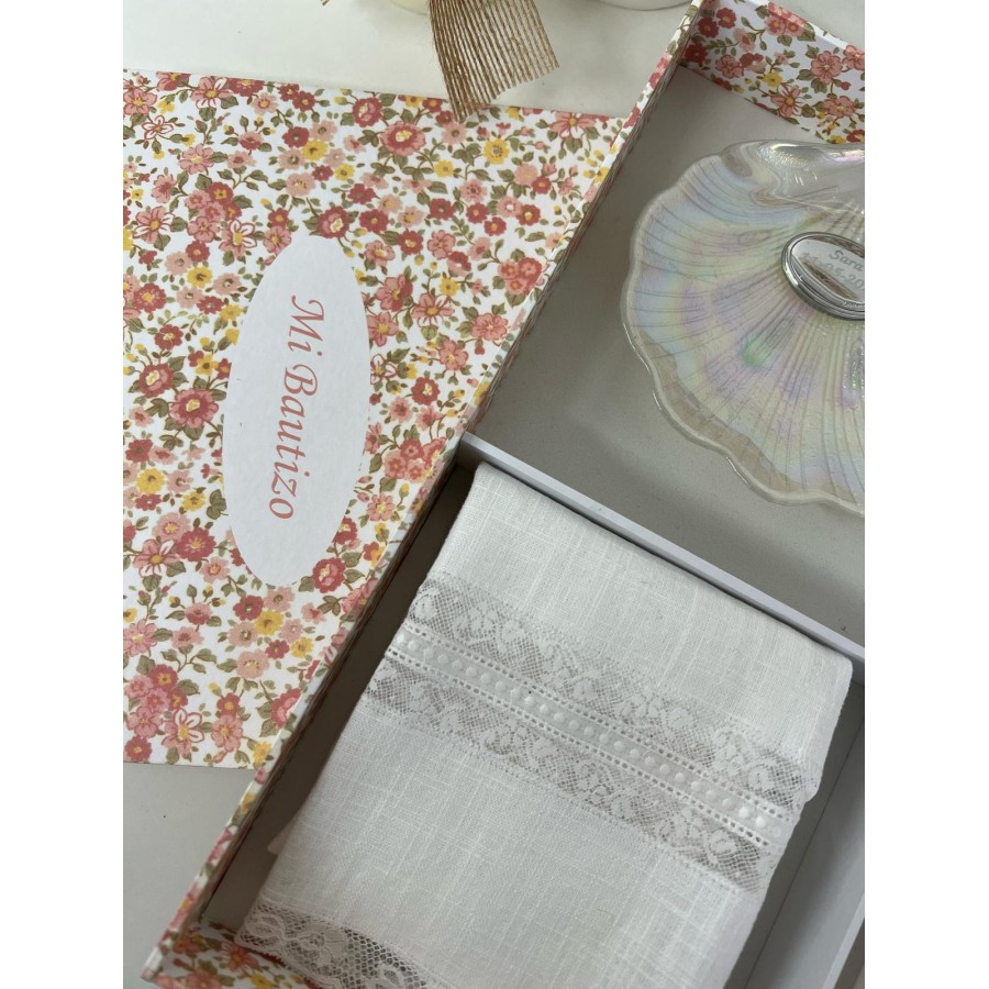 Kit Bautizo vela, toalla, concha y caja flor Paula
