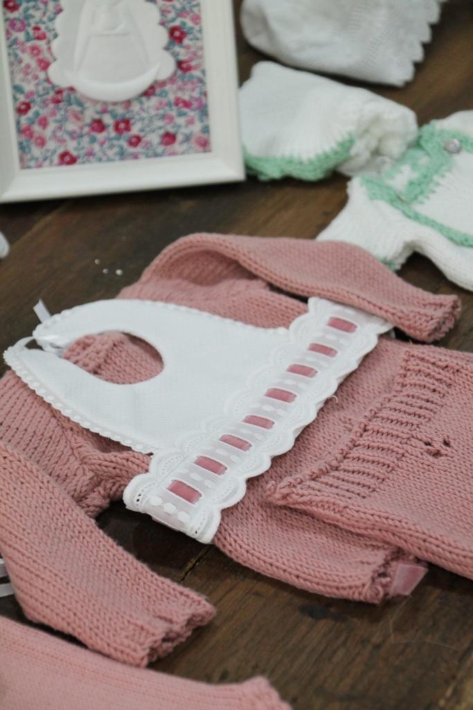 Babero piqué entredos Rosa