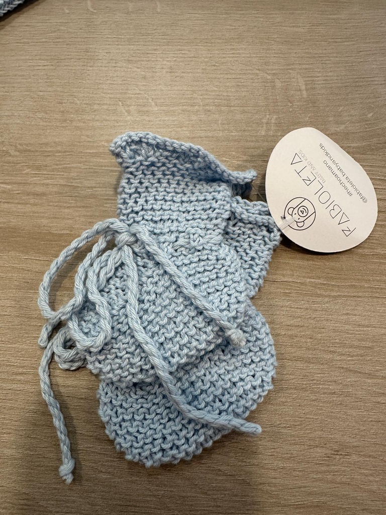 Patucos celeste primera puesta Fabioleta 