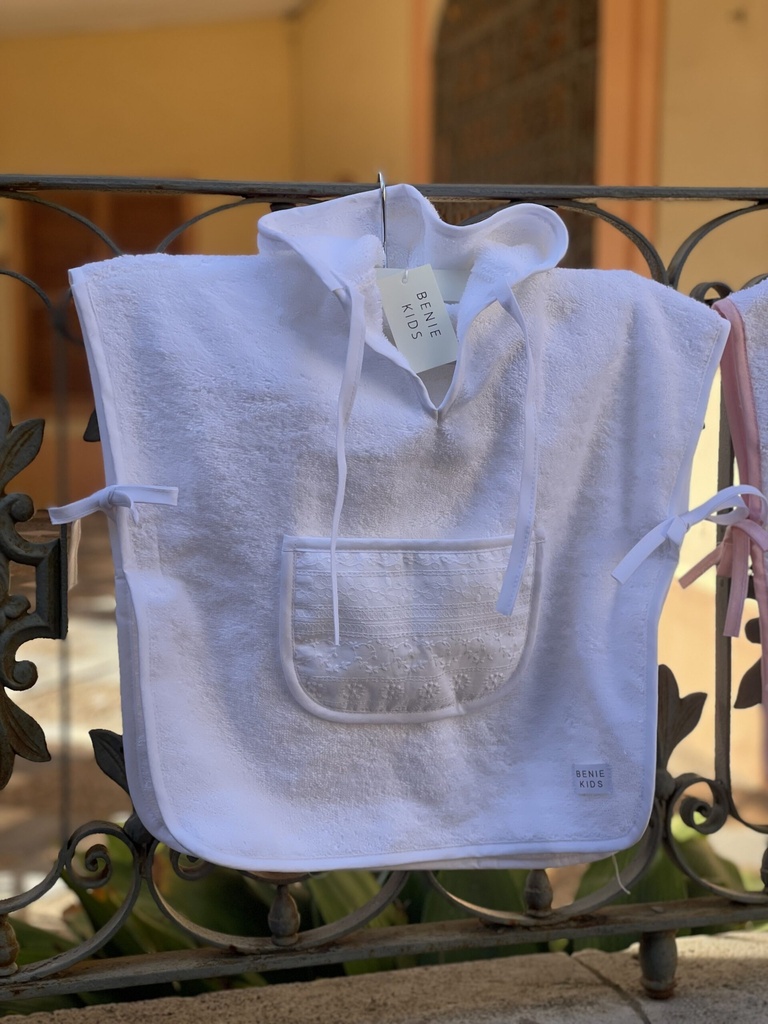 Poncho Blanco Batista