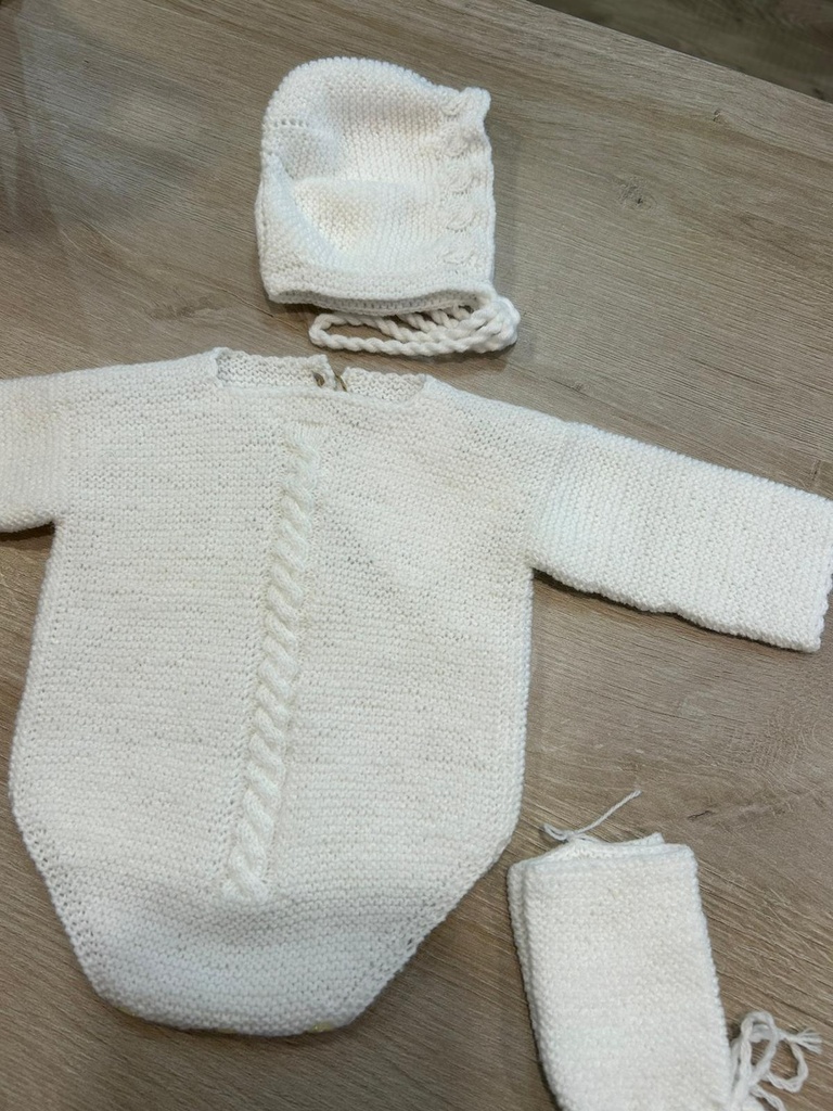 Pelele punto trenza blanco 